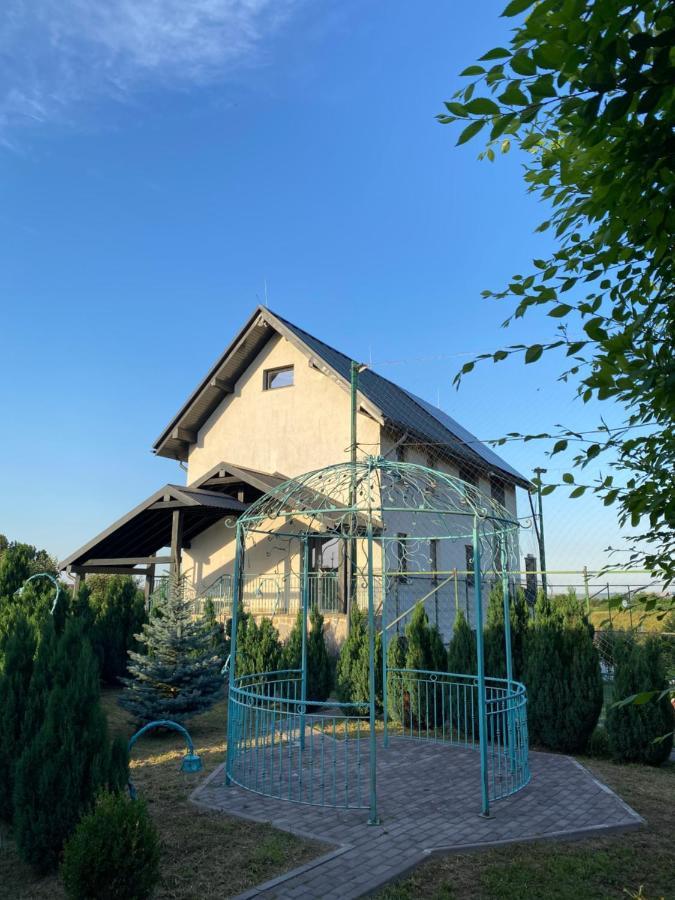 Green Oasis Apartment Stolniceni-Prajescu Екстериор снимка